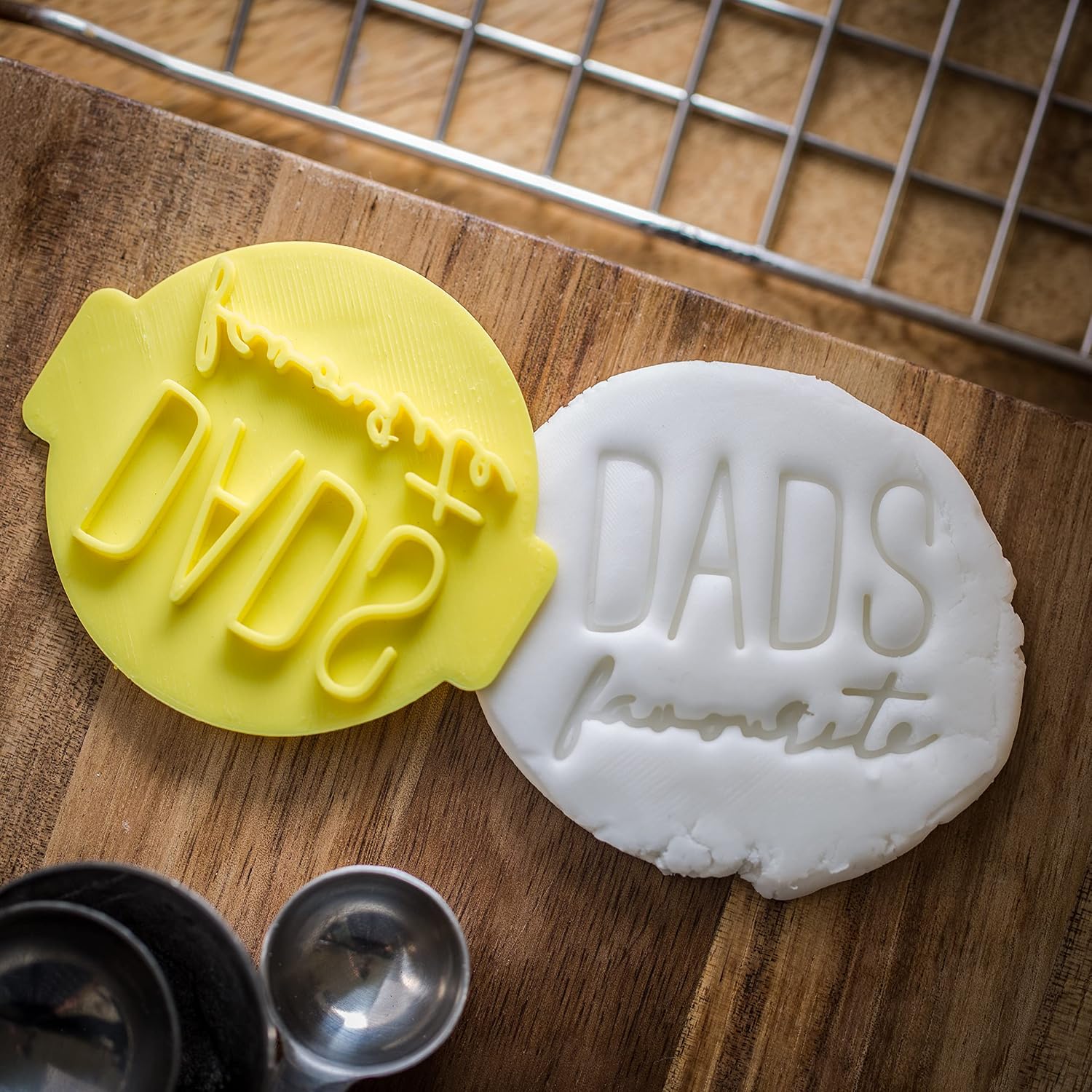 Dads Favourite Embosser No 28 /Stamp for Cupcakes Fondant Icing Clay Cake - Image 2